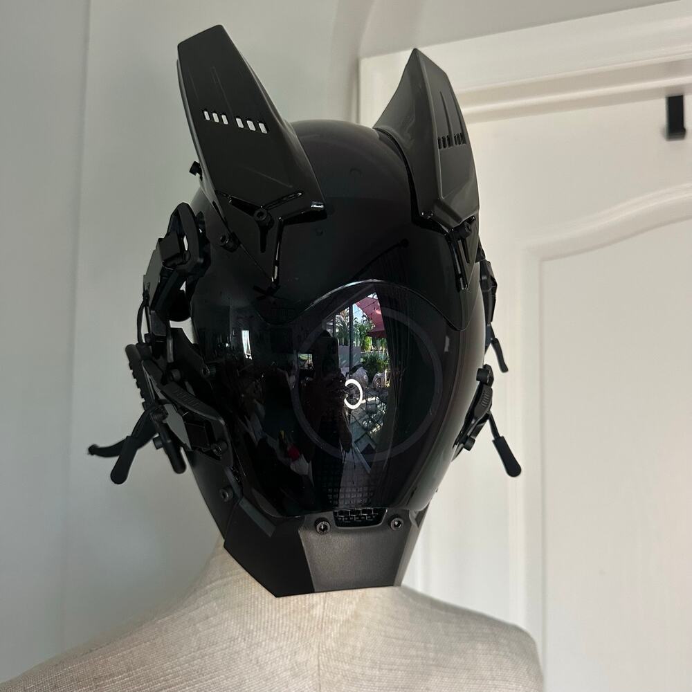 Cyberpunk LED Mecha Wolf Mask – Futuristic Cosplay Helmet